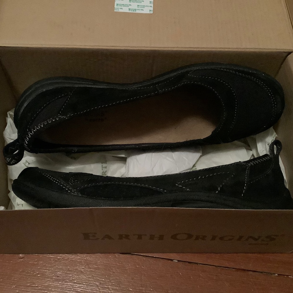 Earth Origins "Cara" black slip-on sneakers/ballet flats size 6.5 NIB